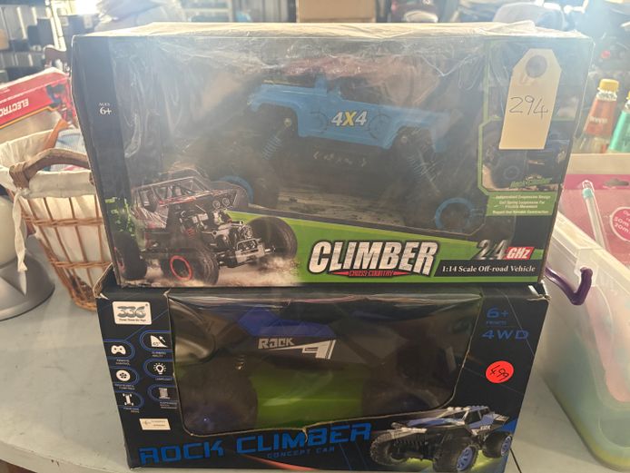 2x RC Cars 
