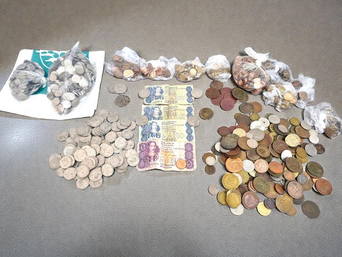 Lot of Assorted South African/Foreign Coins & Banknotes