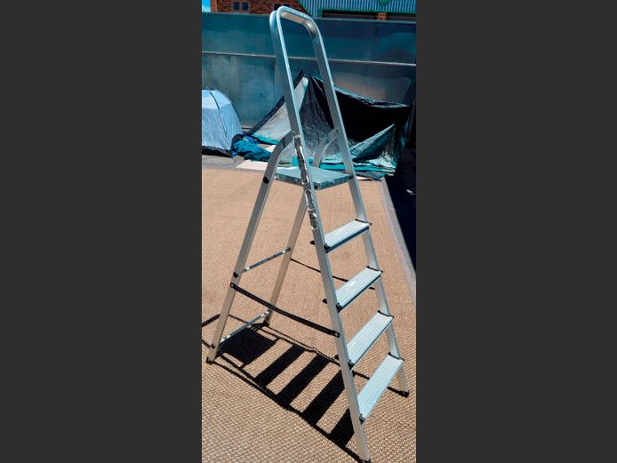 ALUMINIUM 5-STEP LADDER