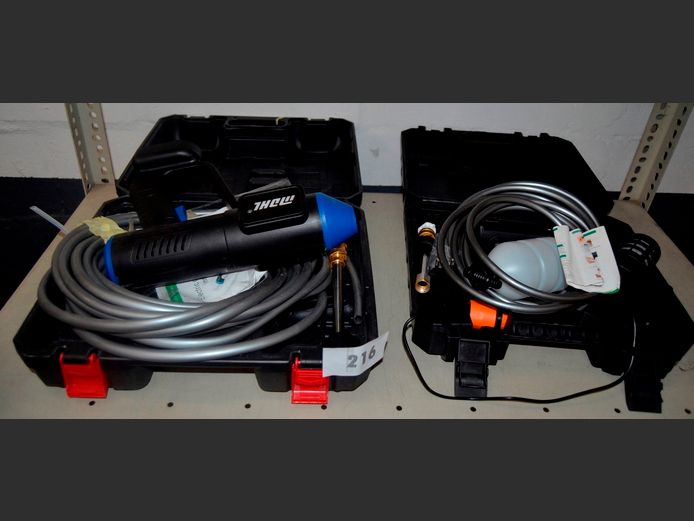 LOT: 2 x CORDLESS CLEANING GUNS [Untested, no batteries]