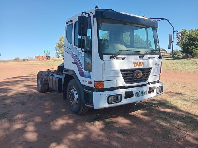 TATA NOVUS 4534 SINGLE AXLE TRUCK