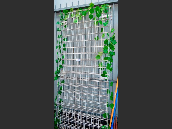 LOT: 5 x WALL MOUNT MESH PANELS, 210 x 80cm