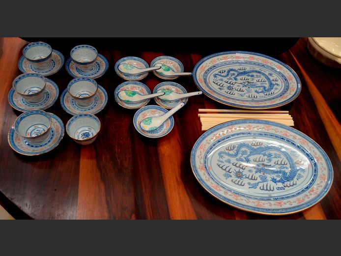 BLUE & WHITE CHINESE PLATTERS, TEA CUPS & SAUCERS, SAUCE BOWLS WITH SPOONS, etc [23 Pieces]