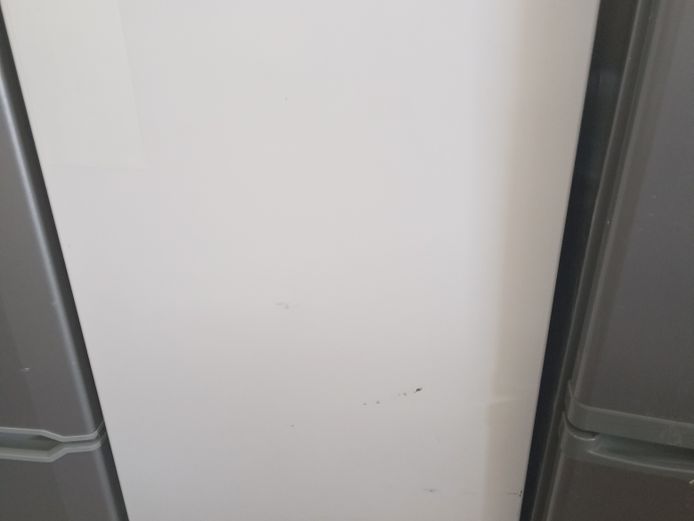 DEFY middle fridge (R)