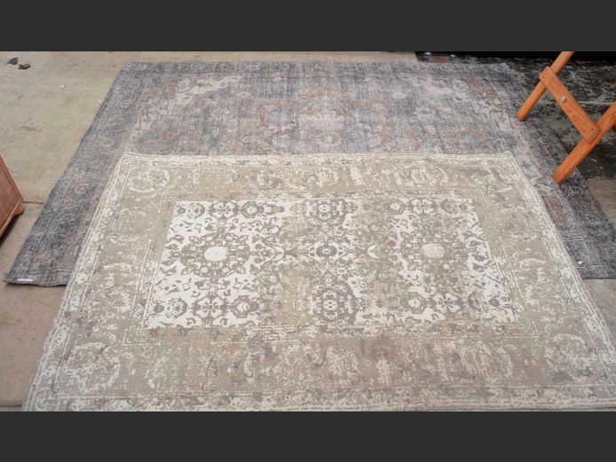 LOT: CARPET & RUG, 226 x 160cm & 178 x 120cm [Need a clean]