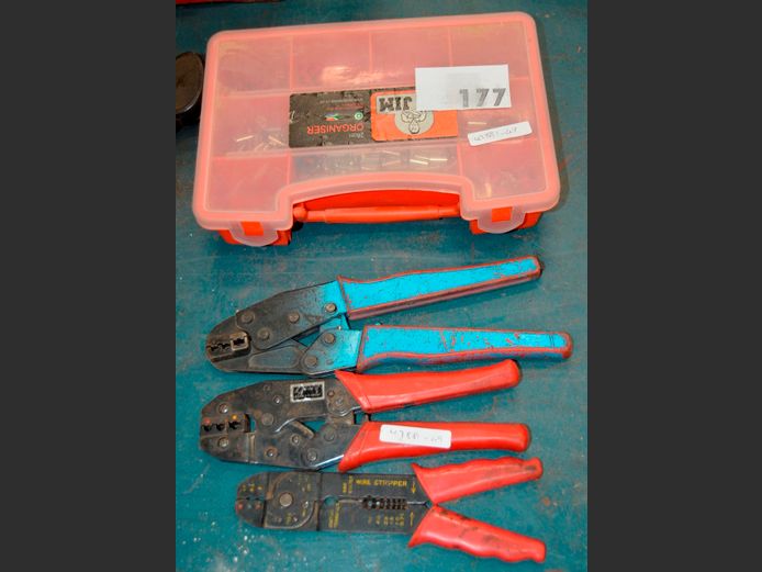 LOT: 3 x CRIMPING TOOLS WITH ASSORTED LUGS