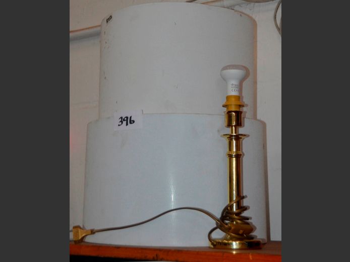 BRASS PLATE TABLE LAMP & 2 x LAMP SHADES