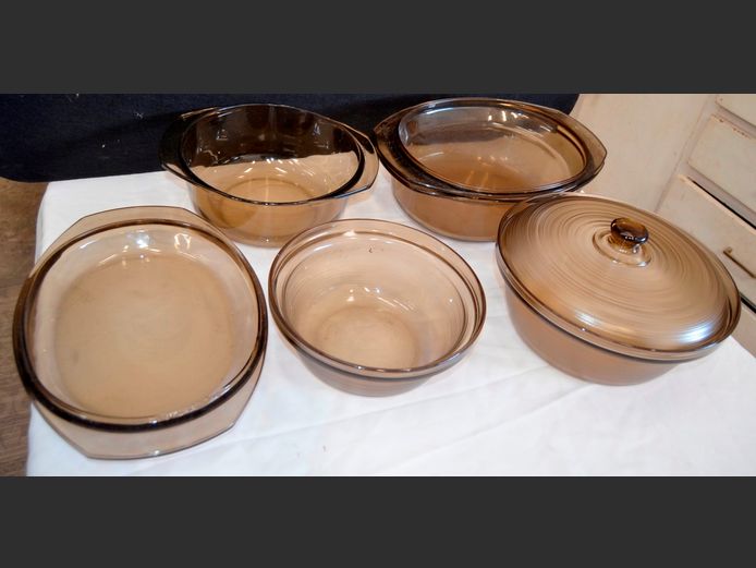 BROWN GLASS CASSEROLES WITH LIDS, OVEN DISHES, etc