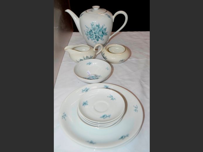 THOMAS, GERMANY: 12-PIECE TEAPOT, PLATES, etc