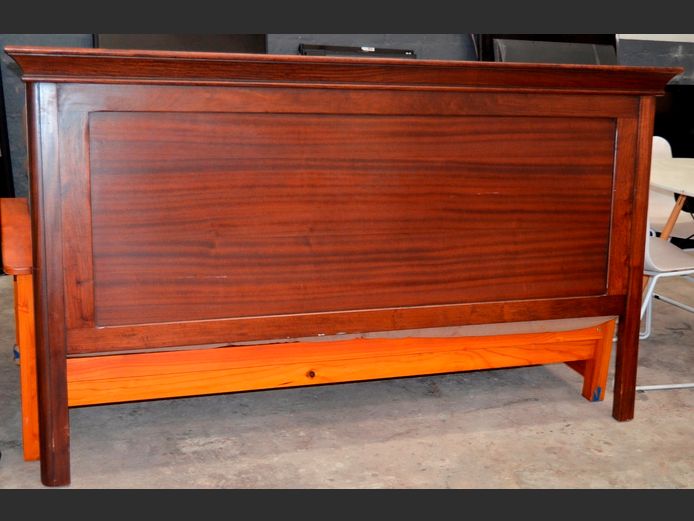 MAHOGANY KING SIZE HEADBOARD