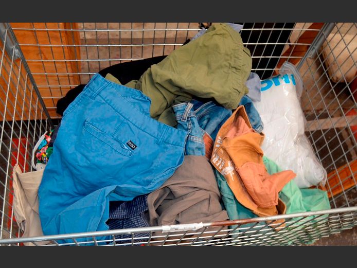 LOT: CLOTHING [Excl. Bin]