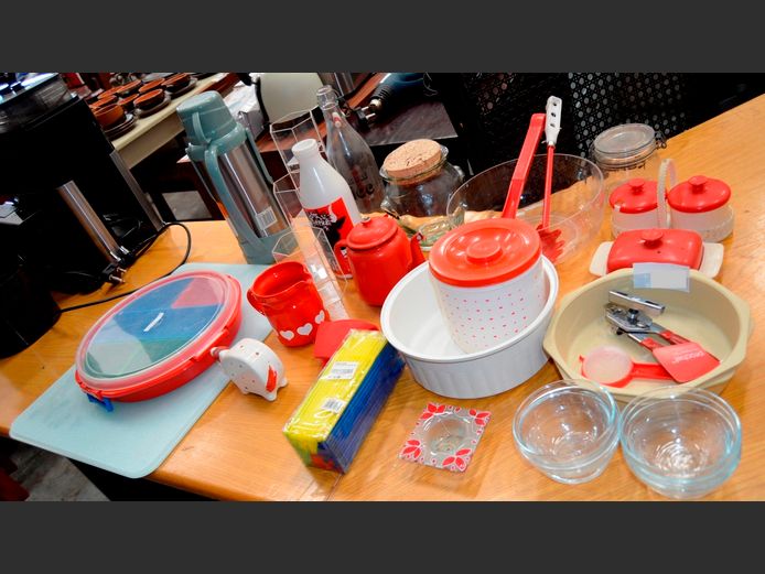GLASS BOWLS, ENAMEL KETTLE, GLASS CUTTING BOARDS, etc
