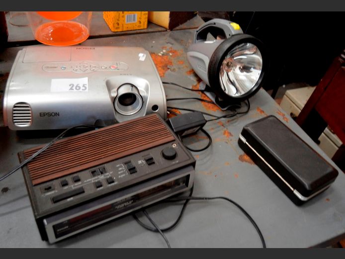 LOT: EPSON PROJECTOR, AM/FM RADIO, FLOOD LIGHT, etc [Switch on, untested further]