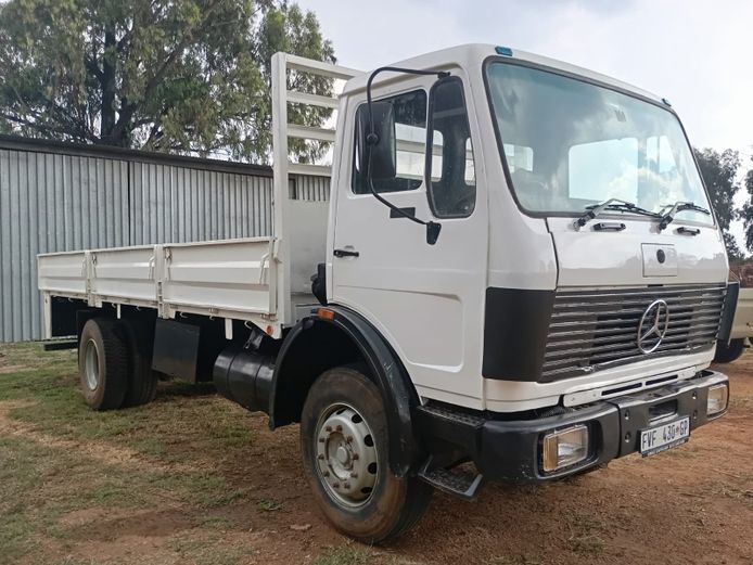 1995 Merc 1417 8Ton Dropside