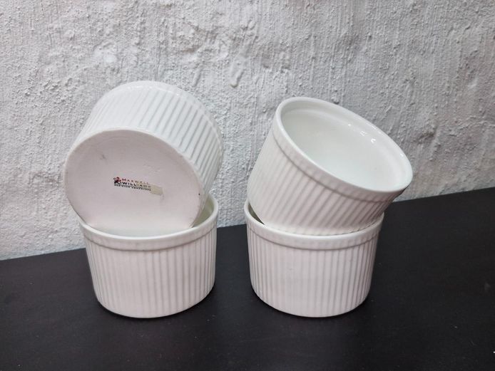 Set of 4 Maxwell & Williams White Ceramic Ramekins