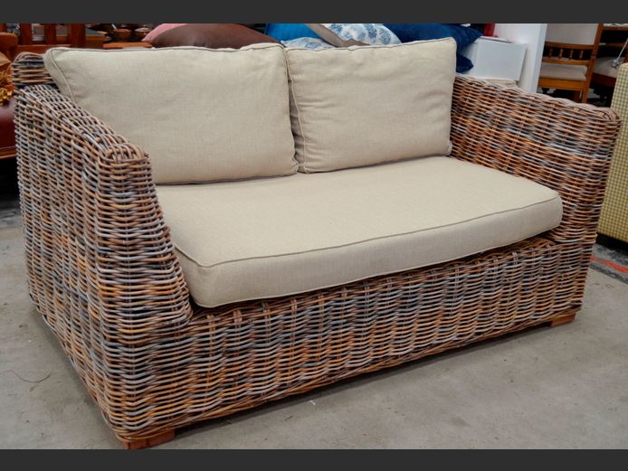 THICK WICKER 2-SEATER PATIO COUCH WITH CUSHIONS, 160 x 90cm