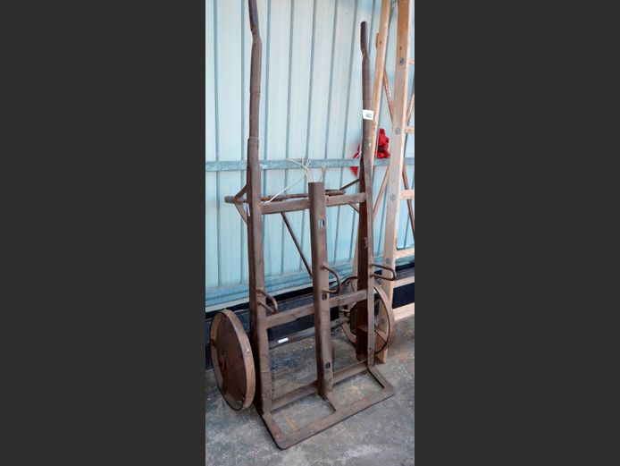 METAL GAS BOTTLE TROLLEY