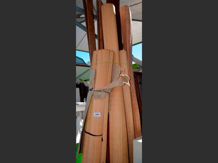 LOT: BLINDS