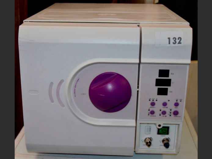 STERILIZATION MACHINE [Switches on, faulty] [#: 415881822]