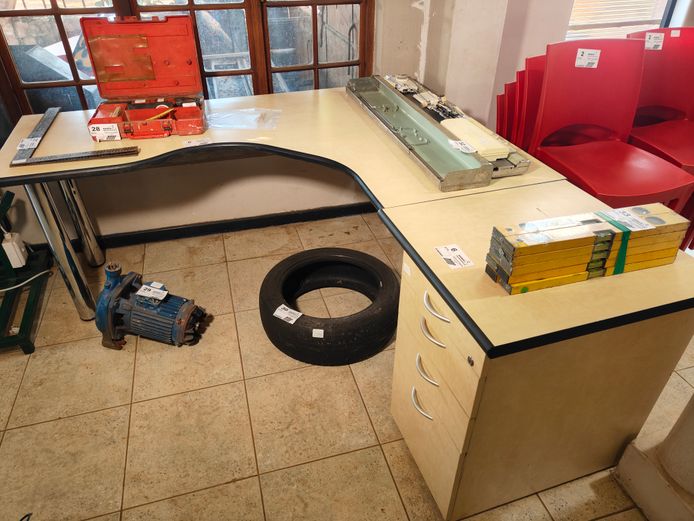 CORNER OFFICE DESK