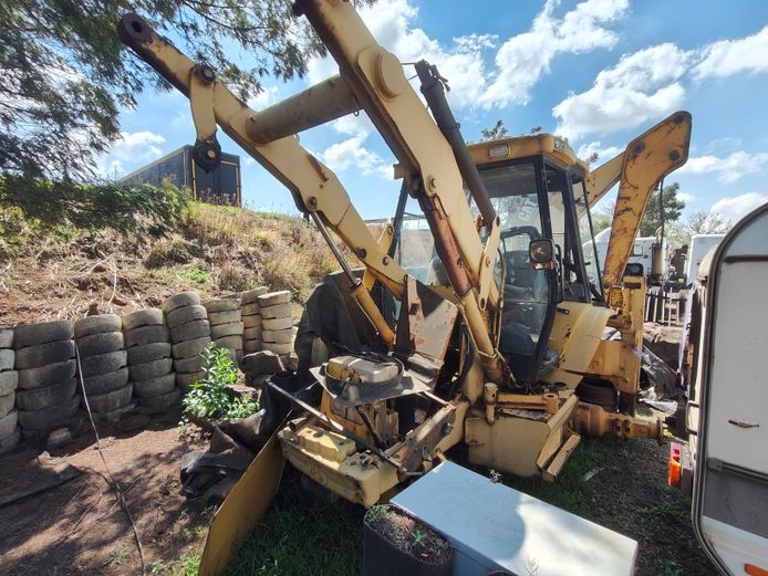 CAT 428 C TLB / STRIPPED / MOST PARTS AVAILABLE