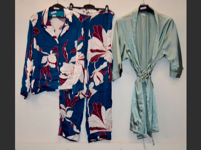 WOOLWORTHS PYJAMAS & SAGE GREEN DRESSING GOWN