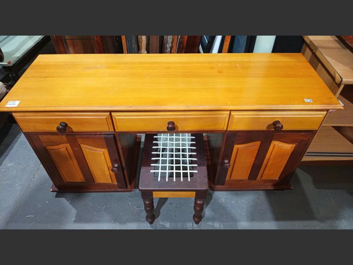 YELLOWWOOD & IMBUIA 2-DOOR, 3-DRAWER DRESSING TABLE WITH RIEPMIE SEAT STOOL, 150 x 49 x 72cm
