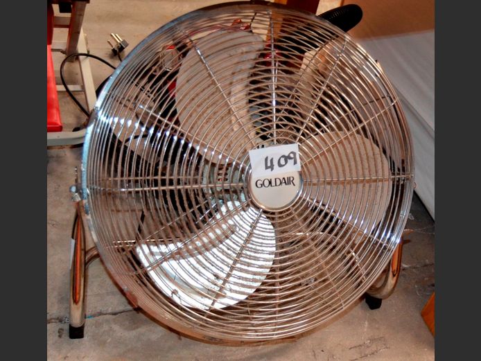 GOLDAIR FLOOR FAN [Switches on]