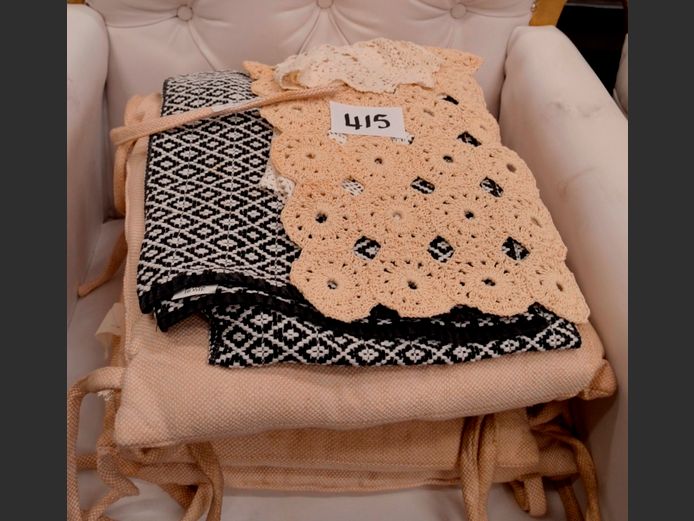 LOT: PATIO CHAIR CUSHIONS
