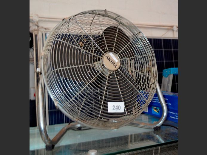 AKIRA FLOOR FAN [Working]