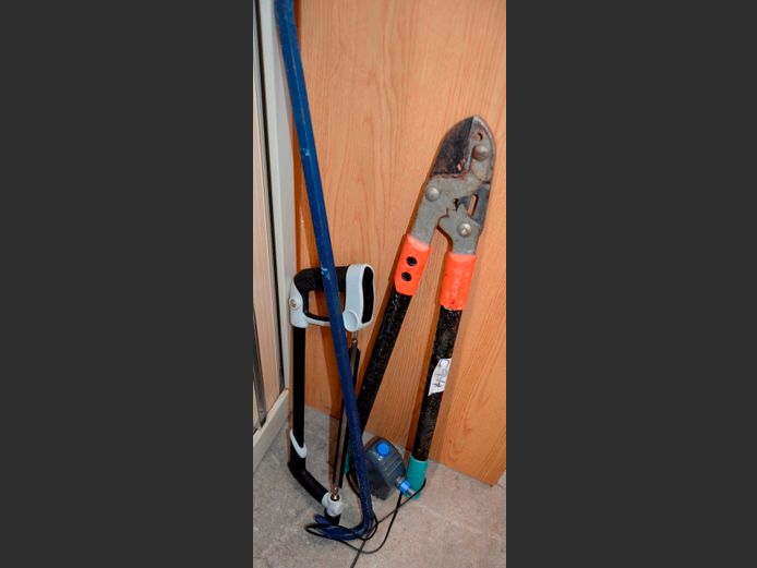 BOLT CUTTER, HACKSAW & A CROWBAR