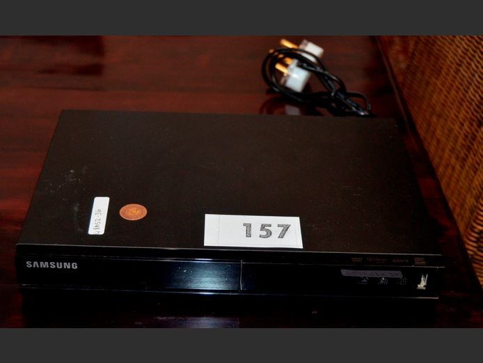 SAMSUNG DVD PLAYER [Switches on, untested further]