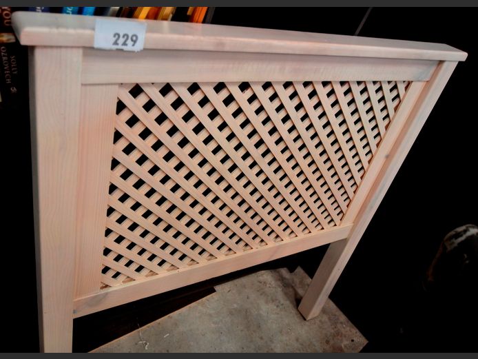 CREAM PAINTED LATTICE DETAIL SINGLE HEADBOARD