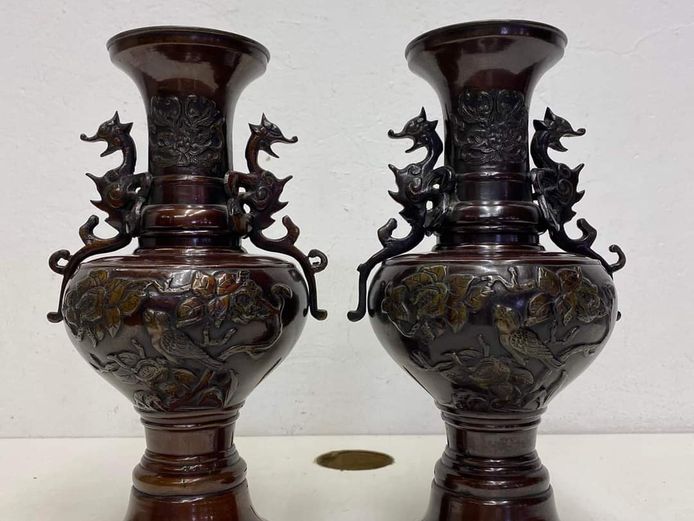 bronze oriental vases 