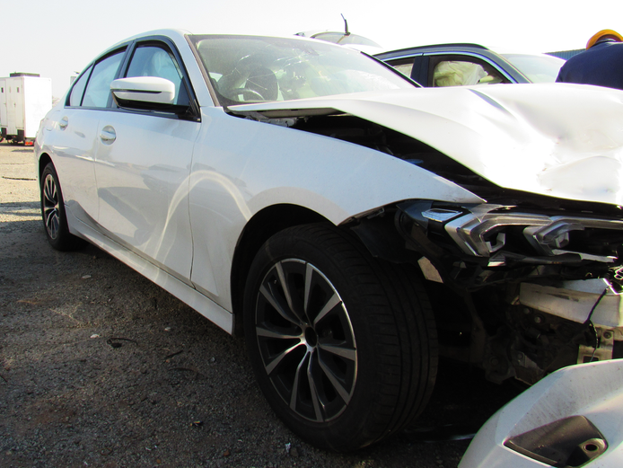 2022 White BMW 320i - 81NW