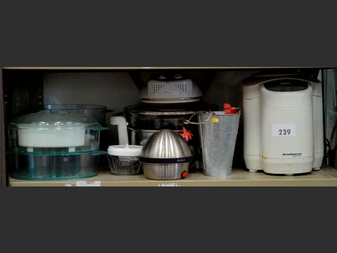 RUSSELL HOBBS BREAD MAKER, FOOD STEAMER, EGG BOILER, etc [Switch on, Untested further]