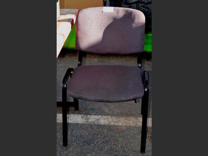 GREY VISITOR'S CHAIR