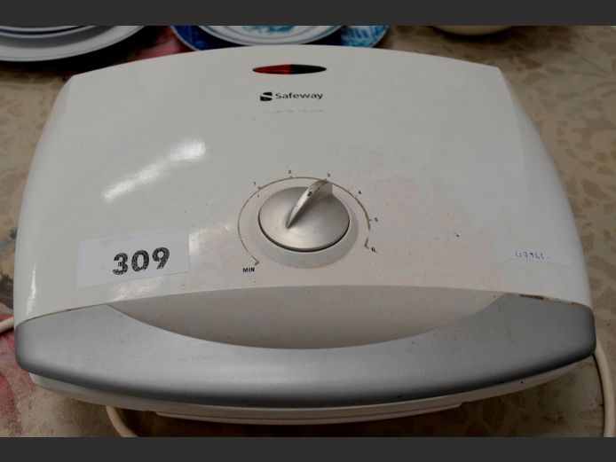 SAFEWAY HEALTH GRILL [Switches on, untested further]