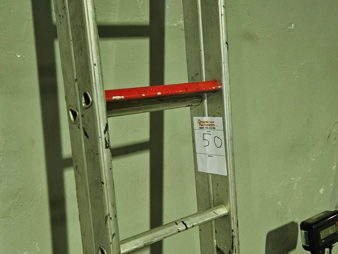 EXTENTION ALUMINIUM LADDER