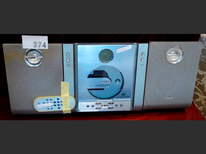 PHILIPS CD/RADIO WITH REMOTE [Switches on, Untested further]
