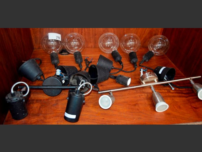 LOT: HANGING CEILING LIGHTS