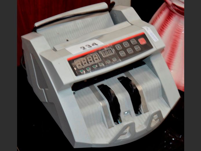 ELECTRONIC BANK NOTE COUNTER [Switches on, untested further]