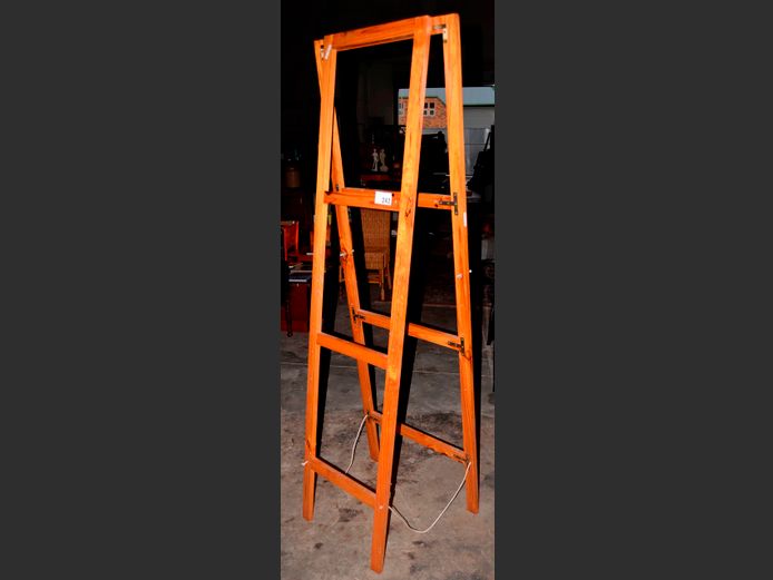 OAK ARTISTS EASEL