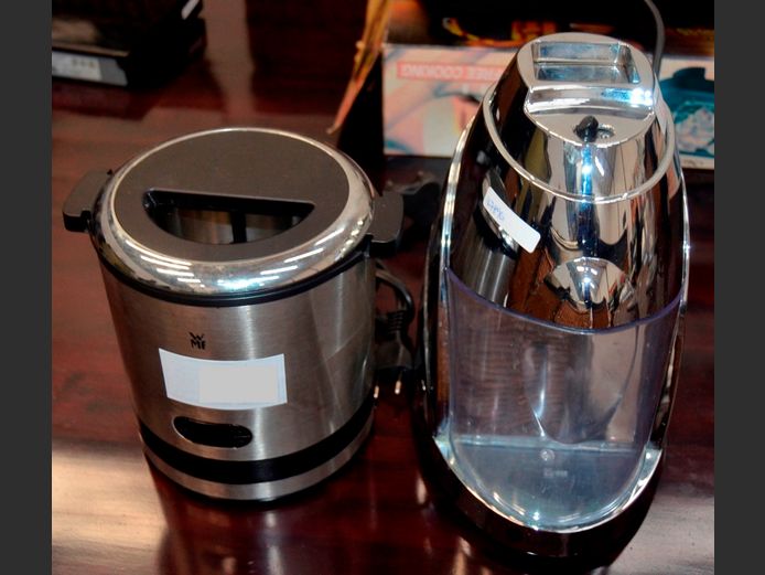 ELECTRIC WINE COOLER & A BOARDMAN'S ELECTRIC ICE CRUSHER [Switch on, untested further]