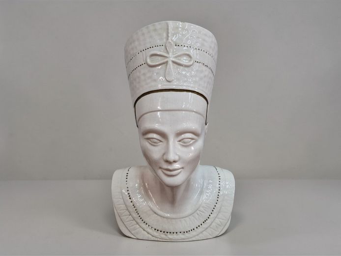 Vintage Ceramic White Egyptian Nefertiti Bust Sculpture