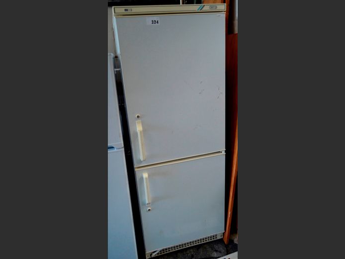 DEFY FRIDGE FREEZER [Getting cold]