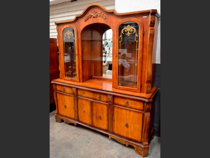 BLONDE MAHOGANY 6-DOOR, 3-DRAWER DRESSER, 185 x 55 x 208cm