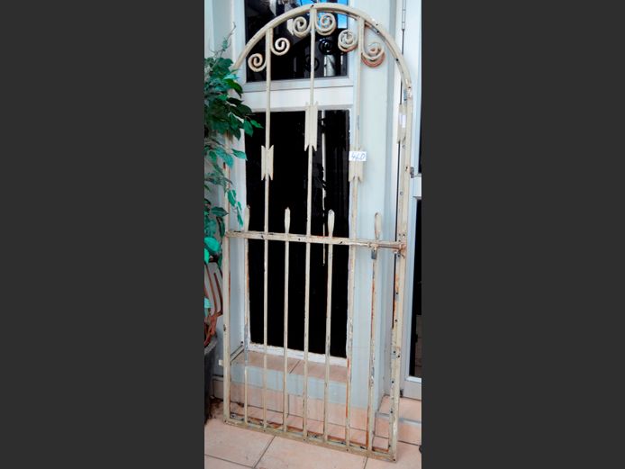 LOT: 2 x GALVANIZED STEEL ARCHED GATES, 190 x 83cm