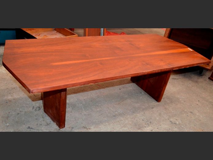 IMBUIA FINISH COFFEE TABLE, 140 x 60 x 42cm