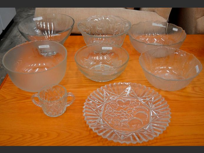 VARIOUS GLASS BOWLS, PLATTER, etc